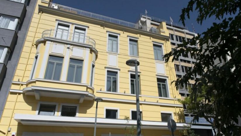«Πώς το θέατρο έζησε την ιστορία (του);»