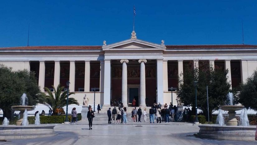 ΠΡΩΤΟ ΦΕΣΤΙΒΑΛ ΕΘΝΙΚΟΥ ΚΑΙ ΚΑΠΟΔΙΣΤΡΙΑΚΟΥ ΠΑΝΕΠΙΣΤΗΜΙΟΥ ΑΘΗΝΩΝ «We are UoA - Volunteer»